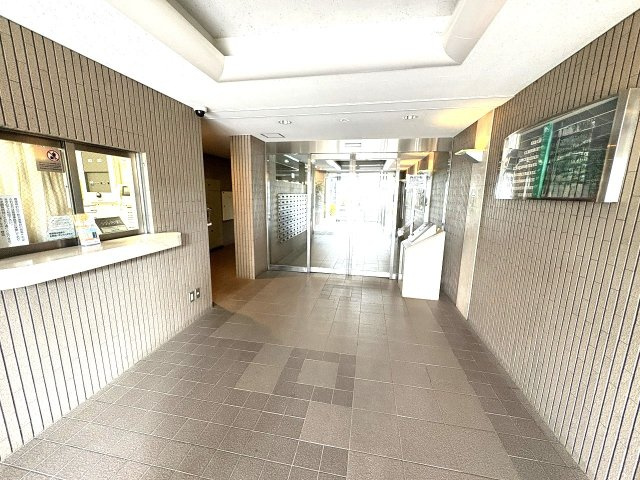 清楚の行き届いたエントランス