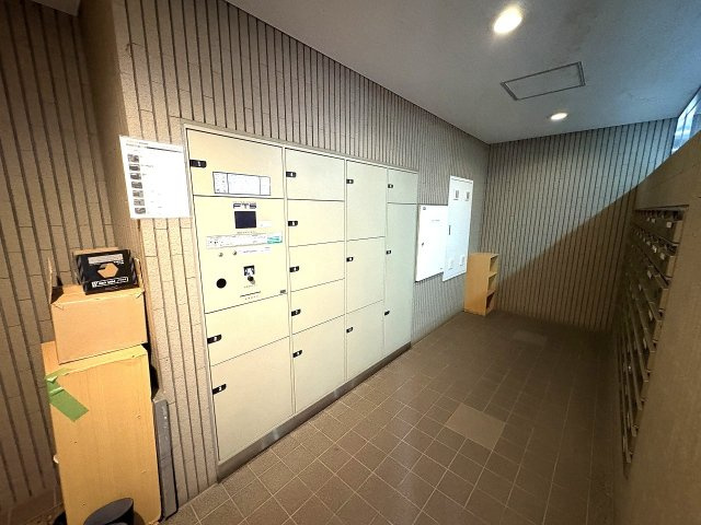 宅配ボックス完備で忙しい方も安心です