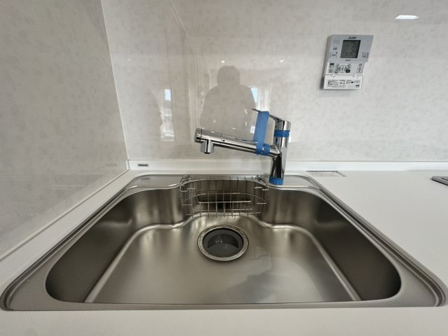◆広々したキッチンシンク。洗い物が多い時にも快適にご利用いただけます。　