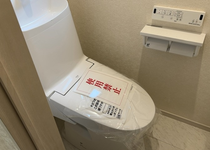 トイレは大きさや形、機能、抗菌性などが異なる多種多彩なタイプが各メーカーから出ています。それぞれに良さがあるため、事前にどういったタイプのトイレがいいのかをご家庭内で決めて、内見に行くといいでしょう。