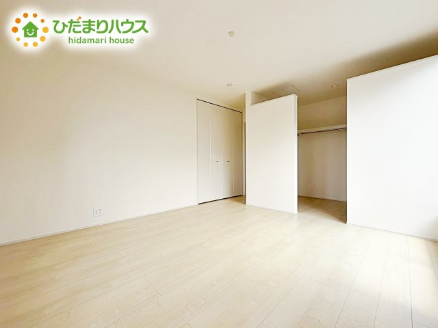 寝室にはウォークインクローゼットを完備。スッキリ片付いた寝室が睡眠の質を上げてくれます。