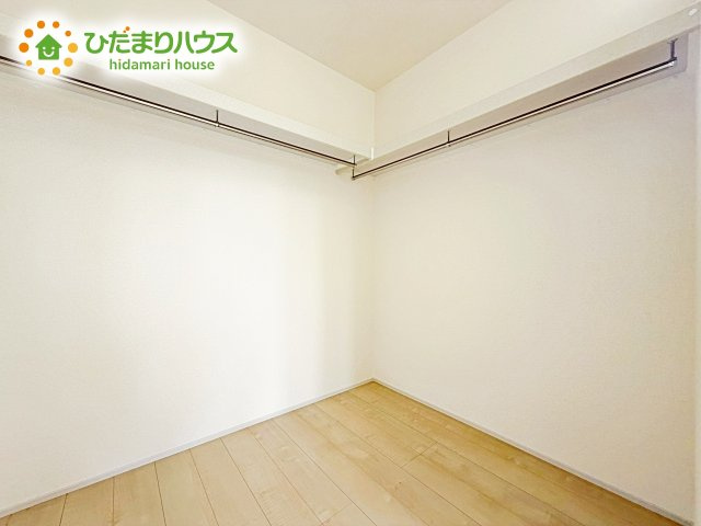 小物類から掃除機やシーズンオフの暖房器具といった大きいものまで1か所に収納できる、機能的な大容量クローゼット付き(^^♪光の影響を受けにくいので、物の保存に最適♪