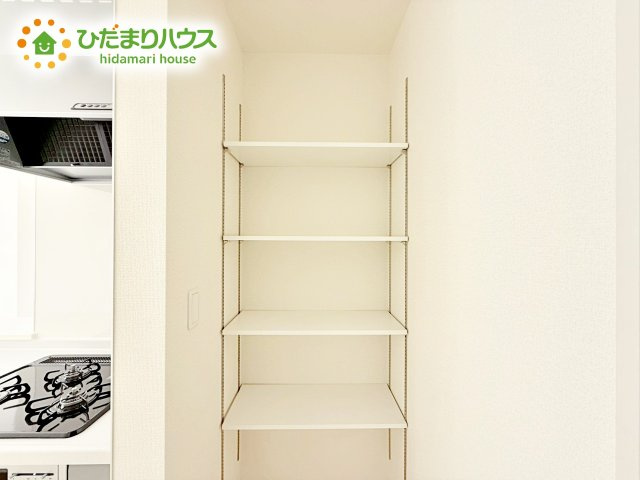 収納があれば物を整理整頓しやすく、部屋が常にすっきりとした状態を保てます。
