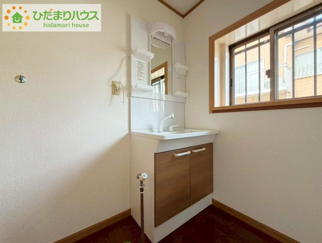 シンプルで使い勝手の良い独立洗面台！