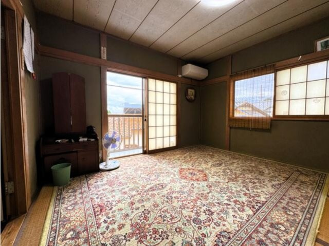 8帖の広さがあるので、家族団らんや来客時の客間としてもご利用可能◎