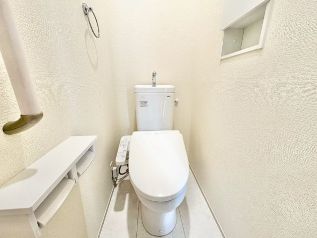 清潔感とうれしい機能性を兼ね備えた、使いやすいシャワートイレ