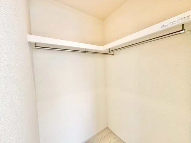 収納が豊富で、暮らしやすさに配慮した間取りです。