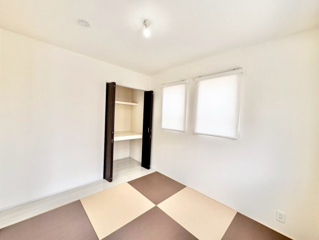 収納付きで、お部屋がすっきり片付きます。
