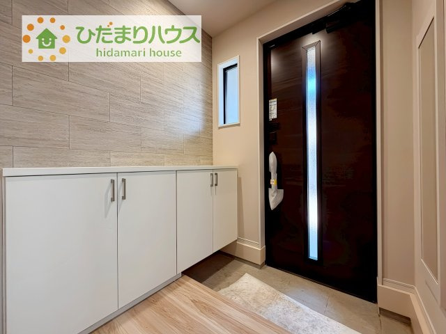 玄関が広いので親子で並んで仲良く靴が履けますね(^^)/