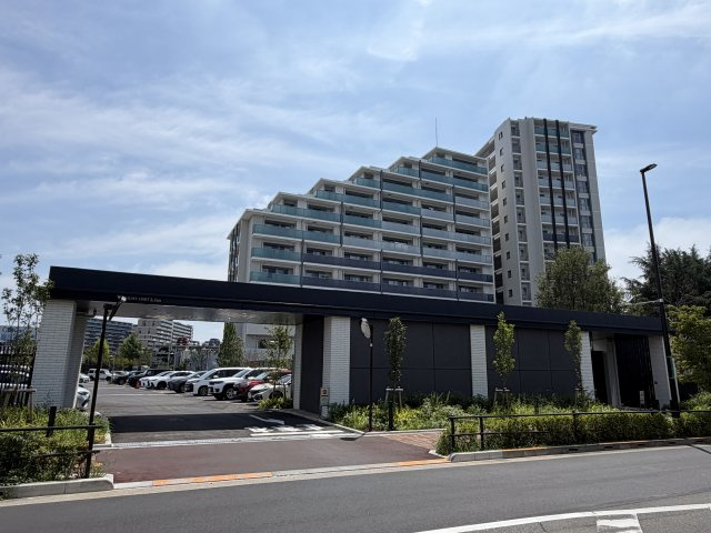 西側から撮影した写真です。