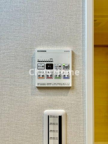 【浴室乾燥機】暖房・冷風・換気・乾燥が可能です。毎日を快適に過ごせるうれしい機能が揃っています。雨の日の洗濯物も安心です。