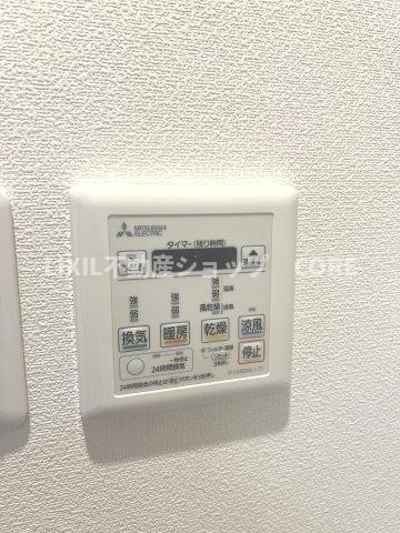 雨の日や湿気の多い梅雨時期など、洗濯物が乾き難い時期に重宝する浴室換気乾燥機。