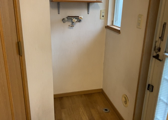 ランドリースペースも気になります。洗濯機置場があり「洗う、干す、取り込む、アイロンがけ、たたむ」など、洗濯に関する家事をするための空間です。広さや収納など付帯設備も含めて、詳細は現地でご確認ください。