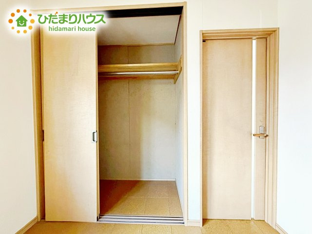 ちょこっとした収納があることで、お部屋の住空間もスッキリ広々つかえそうです(^^)/