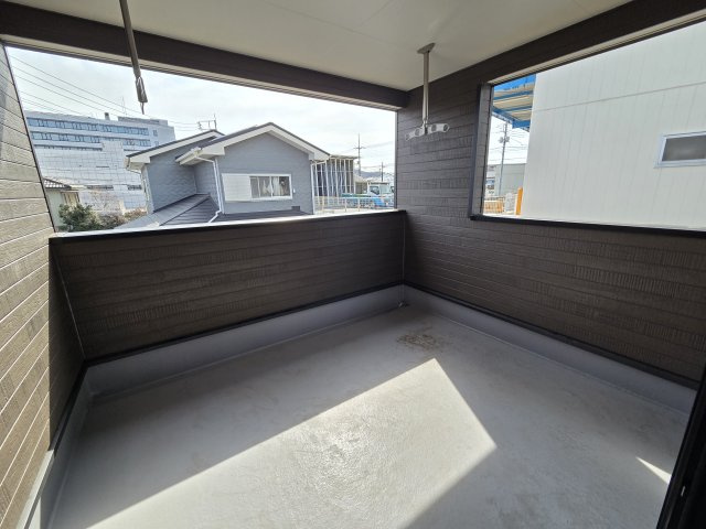 現地写真　インナーバルコニーなので急な雨でも安心です！