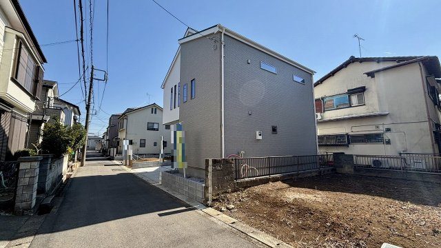 1号棟　全居室に収納がある4LDK・WIC・パントリー！1階に水回りの集中した間取りです！駐車スペース2台可(車種による)！