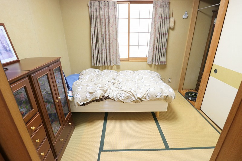 【1階和室/約5.0帖】　落ち着いた雰囲気の中でリラックスできます。
