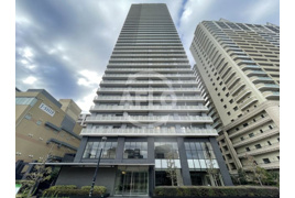 ルネッサなんばタワー　難波元町小学校の外観