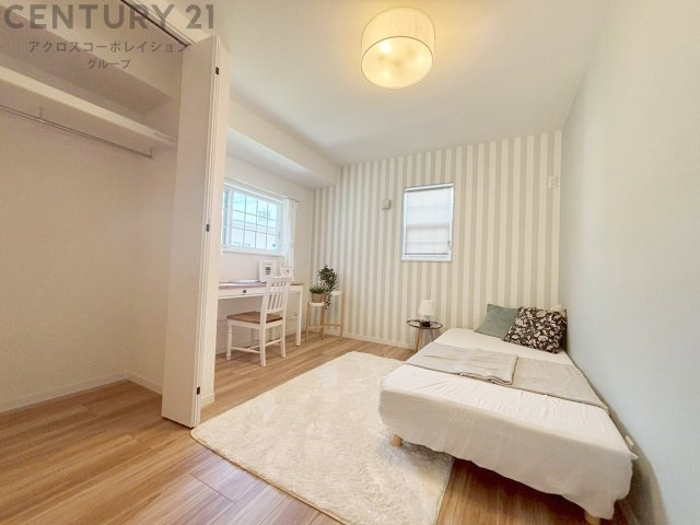 創造性や成長を促す遊びの空間を提供。学習や趣味に集中できる環境を整えます。個別のプライベートスペースは自己表現と自立心を育み、心地よい睡眠環境を整えリラックスできる場所を提供。