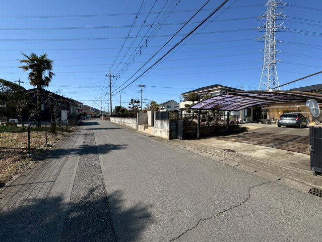 小山市の道路、幅6ｍですれ違いも問題ないです。