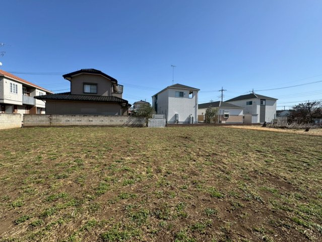 南側が開けていて、日当たりの良い立地です。