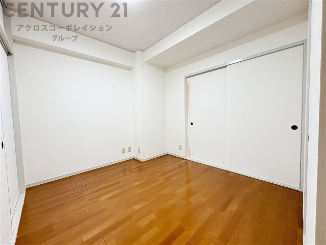 創造性や成長を促す遊びの空間を提供。学習や趣味に集中できる環境を整えます。個別のプライベートスペースは自己表現と自立心を育み、心地よい睡眠環境を整えリラックスできる場所を提供。　