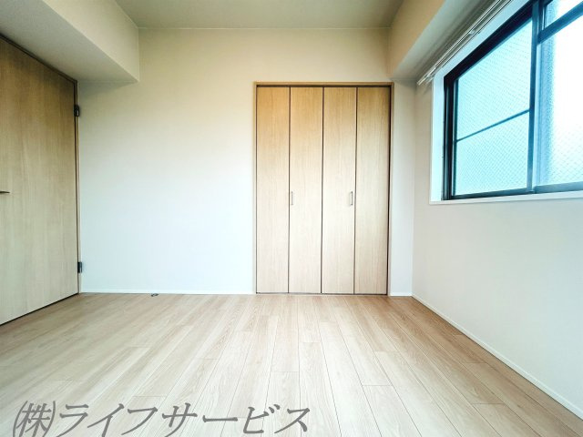 洋室5.0帖／クローゼット有！窓2面有！バルコニーに面しています！