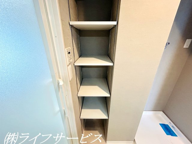 洗面室リネン棚あり
