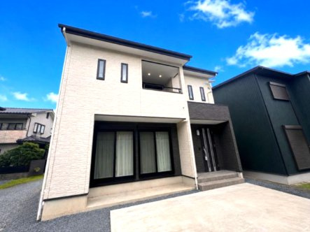 太陽光パネル付きのオール電化です！BELS評価書付の省エネ住宅です。