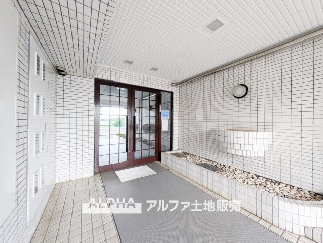 【lobby】　◆ロビー◆共用部は管理の行き届いた綺麗なスペース。いつも明るく家族を、来客を出迎えてくれる大切な場所です。