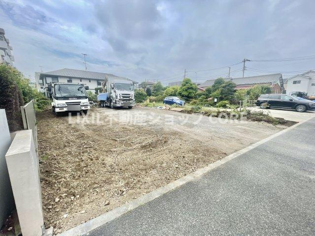 周辺環境とのコラボレーションにより明るく開放的な空間を演出。　