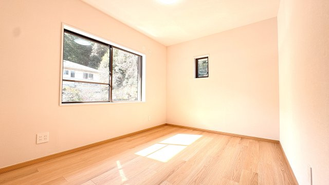 2Ｆ6畳の南西洋室になります♪