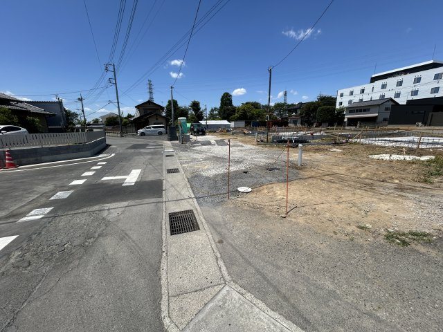 現地写真　東側接道幅員約4ｍ　