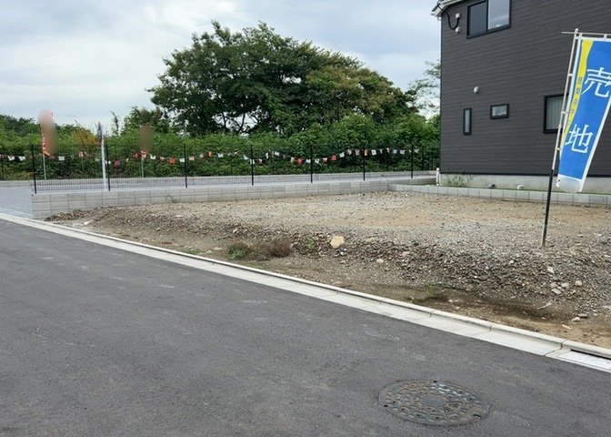 最寄り駅が近いなどの交通アクセスが良い土地だと暮らしやすいですよね。通勤・通学の観点から土地を選ぶことも大切です！自身や家族のライフワークからあったの物件を探しましょう！当社営業がお力になります！