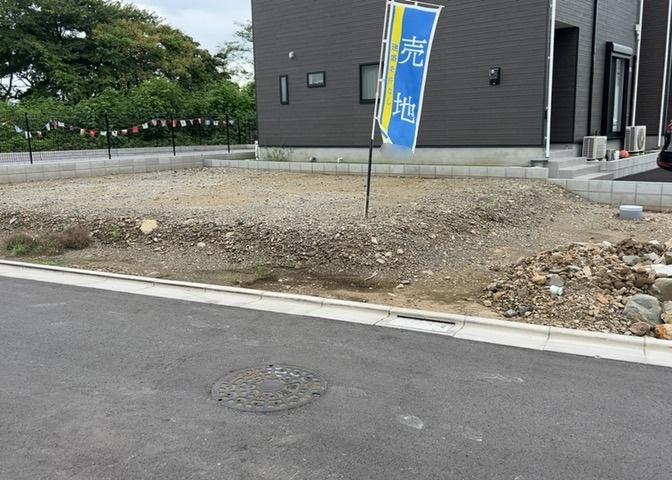 人が暮らすうえで日光は大切な要素となります。日当たりの良さは譲れないポイントですね。併せて近くに大きな建築物の建築予定がないか、あるいはそれが可能な土地が近くにないか事前に確認することもお勧めします。