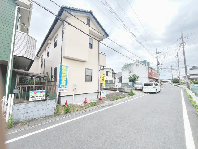 前面道路含む現地写真です