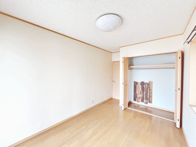 広々とした洋室です