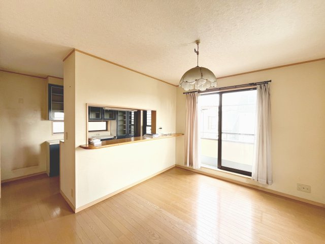 こちらの居間で趣味の時間をお楽しみください