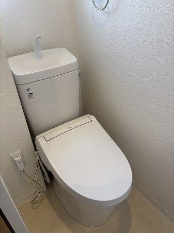 窓があるので明かりが入り、換気もできますね。