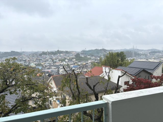 視界を遮る高い建物がなく晴れた日には青空と豊富な自然の景色を楽しむことが可能です♪
