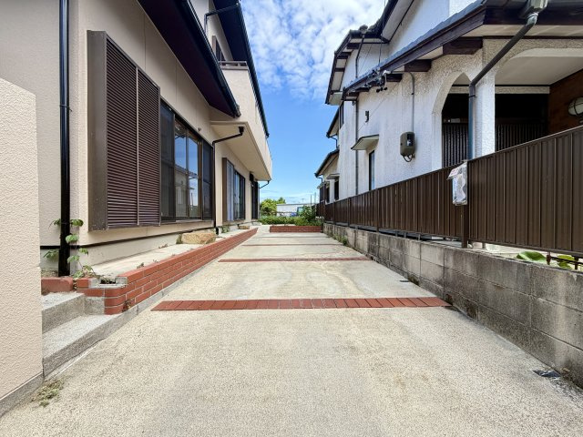縦列2台駐車可能（車種による）