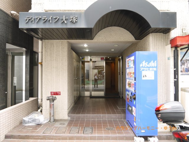 住まいの顔にふさわしい落ち着いた迎賓空間