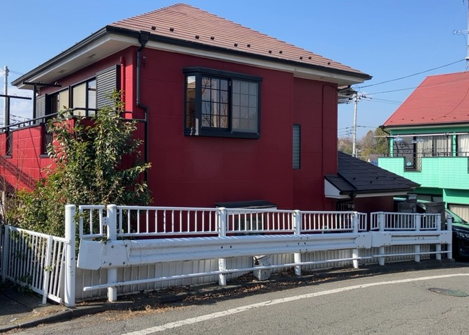 お持ちの車種によっては前面道路が広い方が便利でしょう。しかし、前面道路が広ければその分交通量が多くなるため、騒音などが気になる場合があります。実際に現地を見学し、周辺交通量や騒音などを確認しましょう！