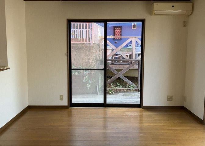 リビングの間取りの種類は大きくわけてリビングとダイニングが別になっているタイプ、リビングダイニング一体型です。どちらも一長一短ですので、家を選ぶ時はその両面をチェックして決めるようにしましょう。