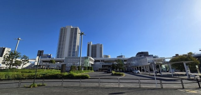 ＪＲ東海道線「辻堂」駅までバス10分停歩4分、自転車で約9分（約2.3ｋｍ）、通勤・通学にアクセス良好！