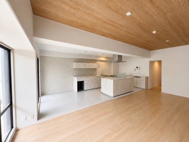 お洒落で収納力もあるカップボード付きキッチン♪毎日のお料理が楽しくなります♪