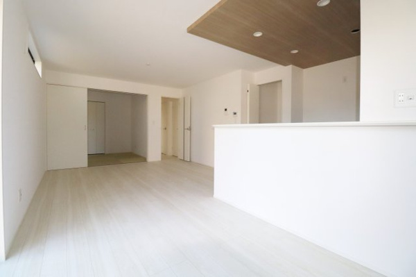 【郡山市菜根３丁目　　　１号棟　　　桜小学校、郡山第３中学区のキッチン】