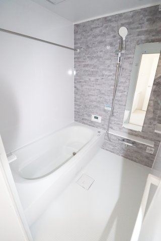 【郡山市菜根３丁目　　　１号棟　　　桜小学校、郡山第３中学区の玄関】