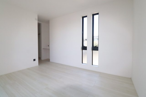 【郡山市菜根３丁目　　　１号棟　　　桜小学校、郡山第３中学区の洋室】