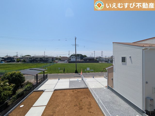 高い建物が無く開放感のある展望　バルコニーからの展望も開けていてのどかな景色が望めます。日当りも良いですね♪